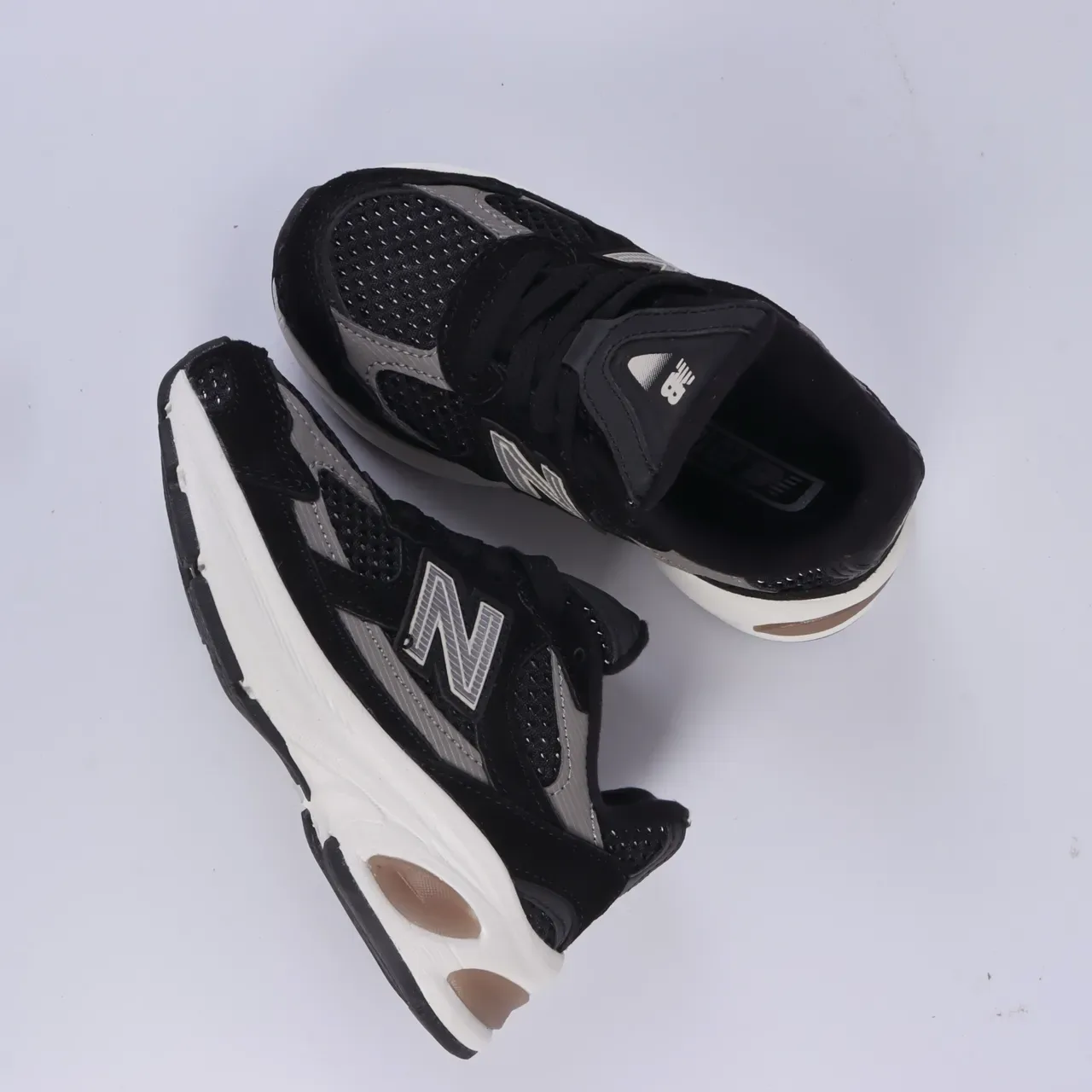 New Balance 9060 حذاء أسلوب حياة أسود وأبيض 19