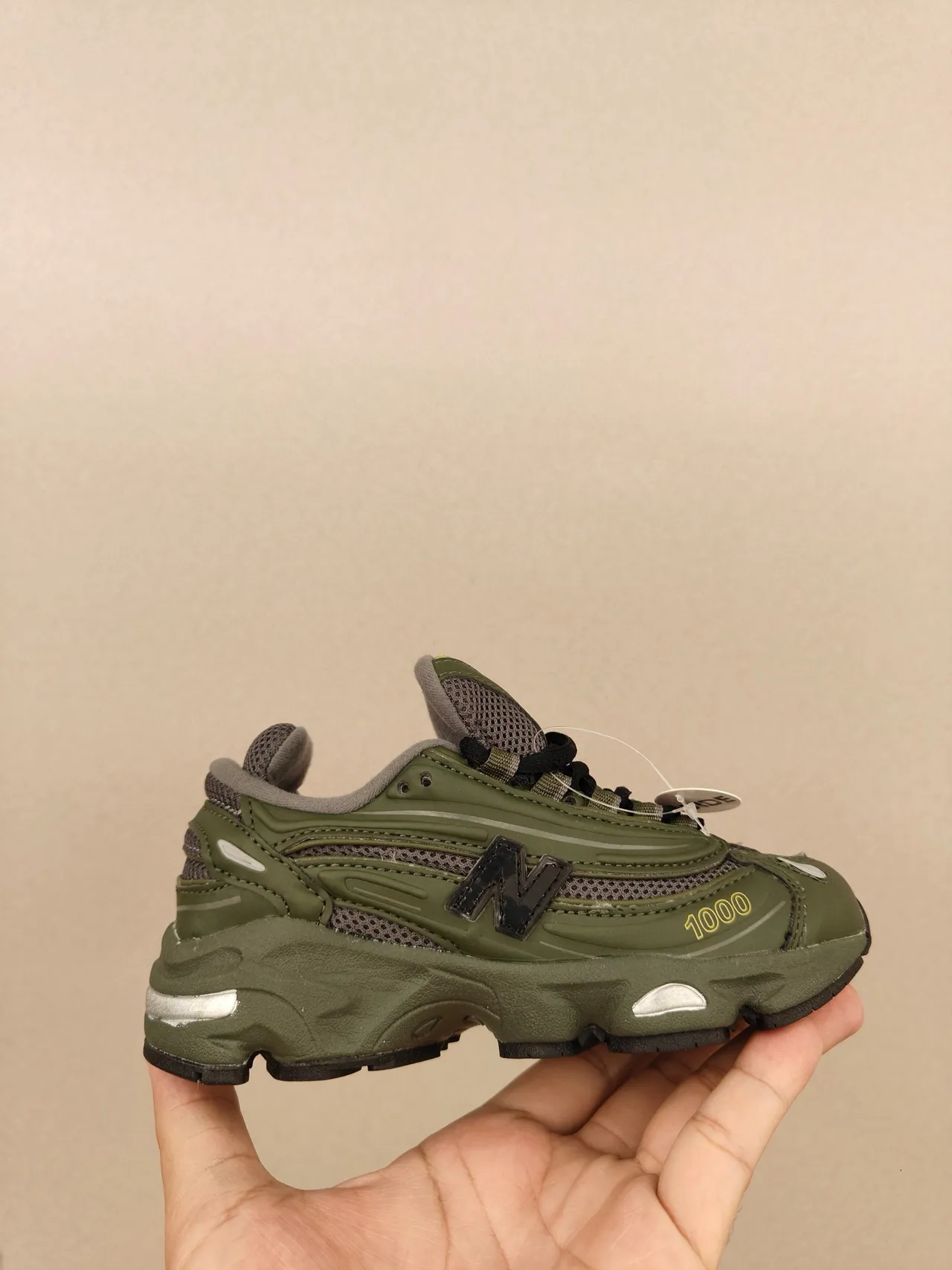New Balance 9060 Tênis Chunky Verde Oliva Cinza 16