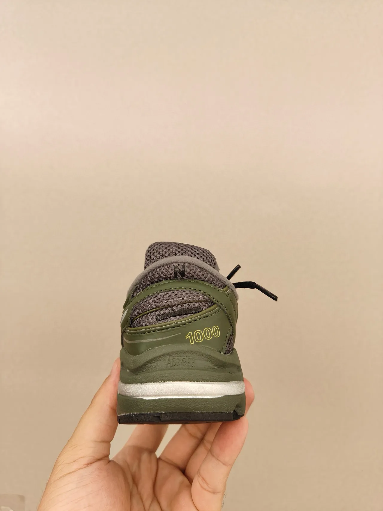 New Balance 9060 Tênis Chunky Verde Oliva Cinza 18