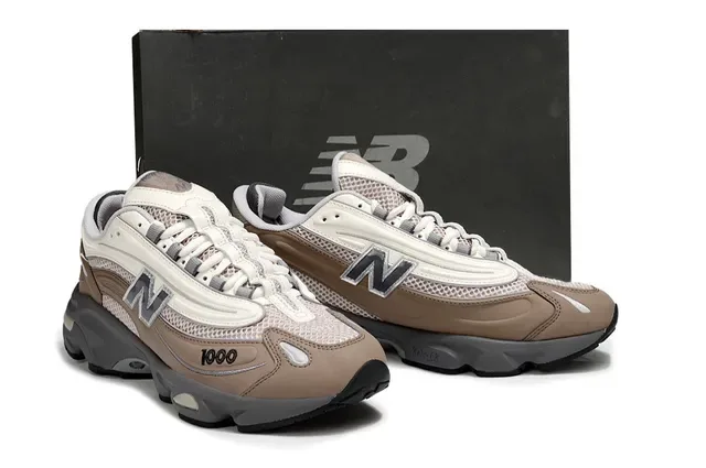 New Balance बेज ग्रे लेयर्ड मेश और सिंथेटिक अपर मल्टी डेंसिटी मिडसोल चंकी स्नीकर 5