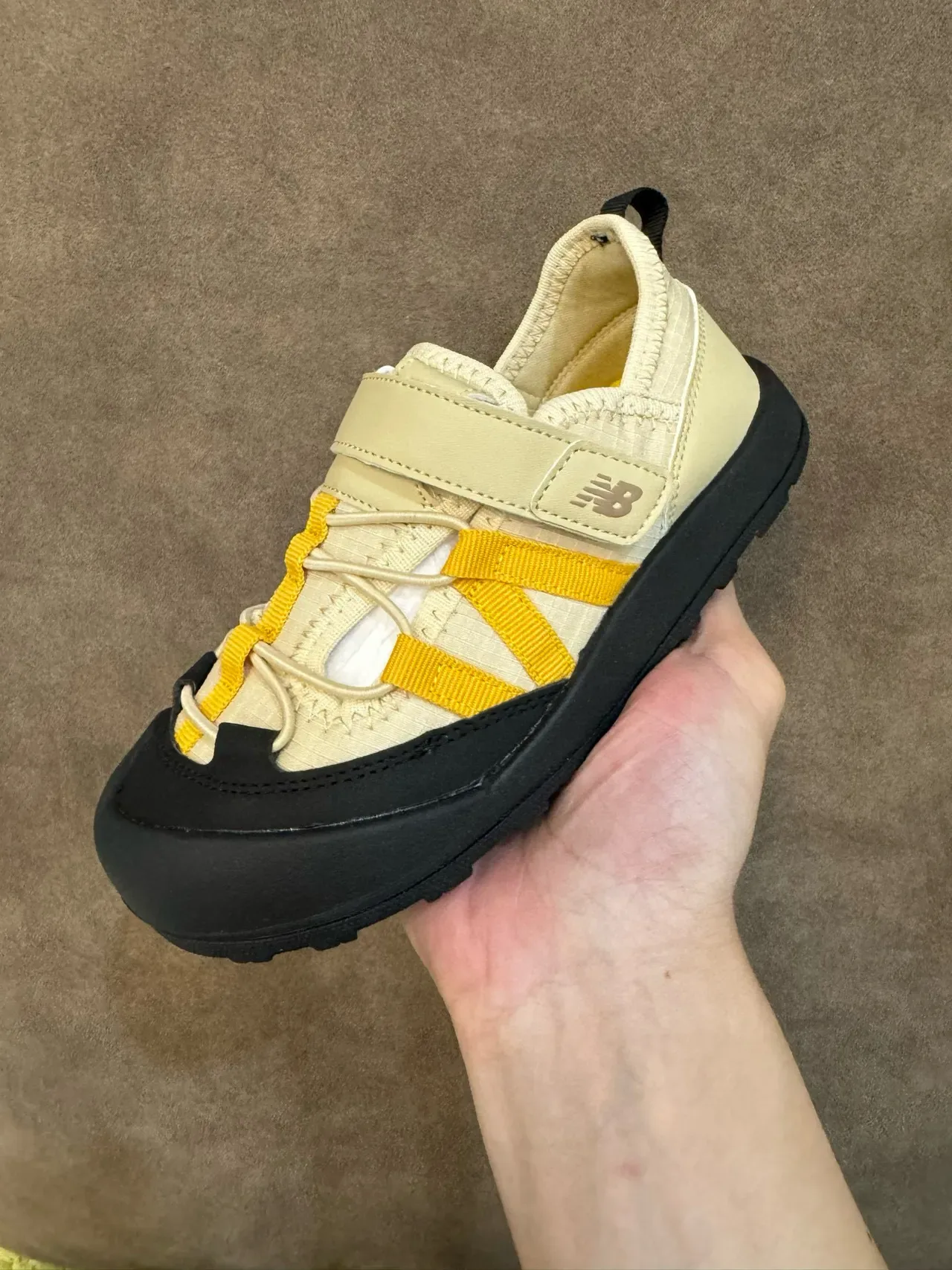 New Balance Beige Yellow Padded Collar Rugged Multi-Directional Tread Sole Lifestyle Sneakers 24