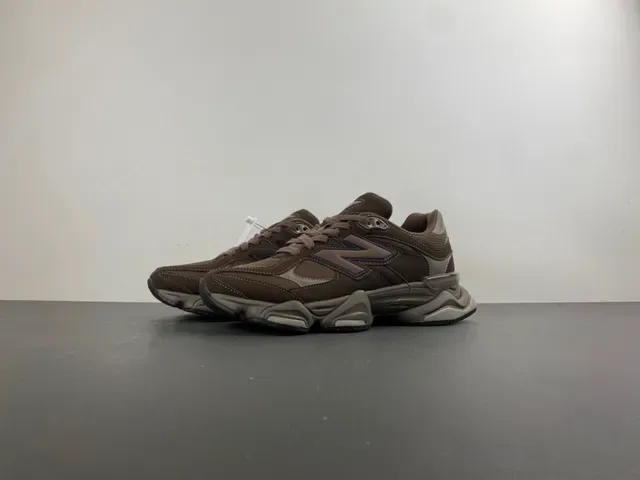 New Balance भूरा बेज मल्टी लेयर मिडसोल मिक्स्ड मटेरियल अपर चंकी स्नीकर 10