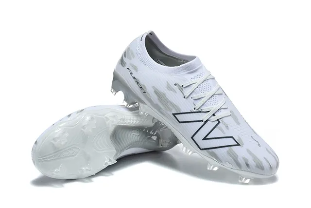 New Balance Furon Blanc Gris Coupe-Basse Collet Ajusté à la Chaussure Terrain Ferme Chaussures de Football 7