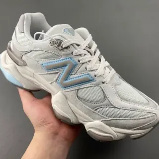 New Balance चंक स्नीकर्स ग्रे ब्लू मिडसोल मेश एंड सूड अपर