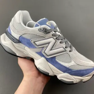 New Balance ধূসর নীল সিলুয়েট মেশ এবং স্যুড ওভারলে চংকি স্নিকার