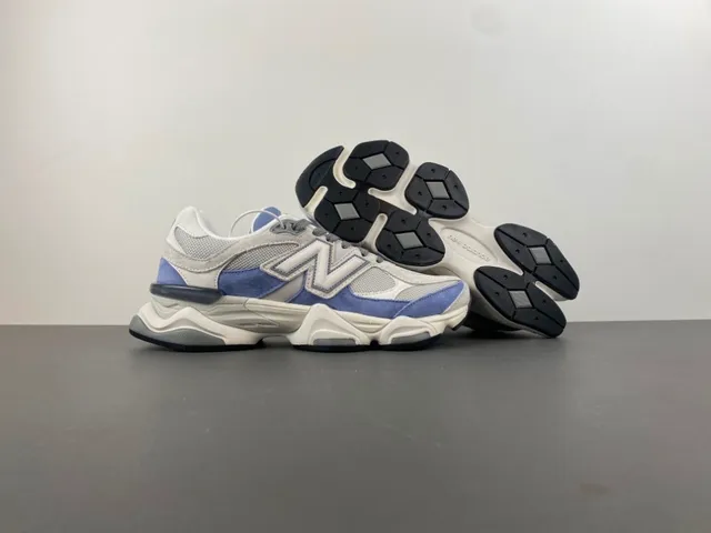 New Balance أحذية رياضية رمادية وزرقاء بتصميم شبكي ومخمل مع طبقة زائدة كثيفة 12