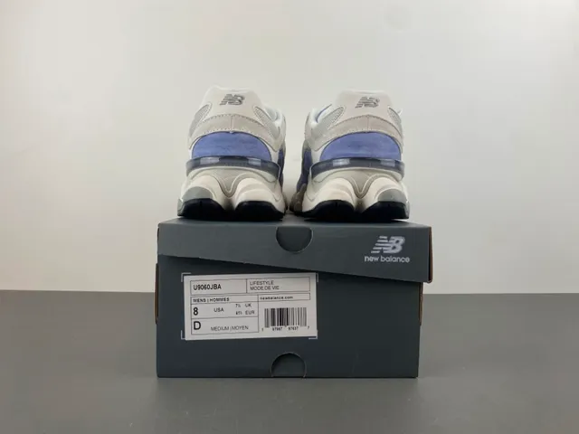 New Balance أحذية رياضية رمادية وزرقاء بتصميم شبكي ومخمل مع طبقة زائدة كثيفة 17