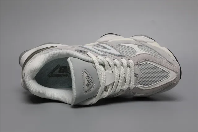 New Balance Gray White Chunky Midsole Mesh And Suede Upper Lifestyle Sneakers 7