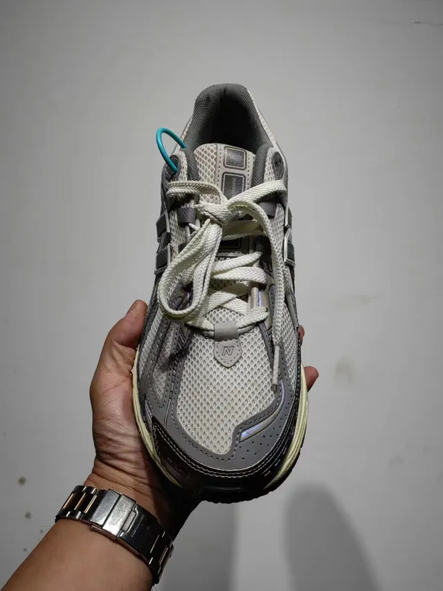 New Balance رمادي أصفر شبكة علوية تركيبة اصطناعية قفص طبقة أحذية جري 6