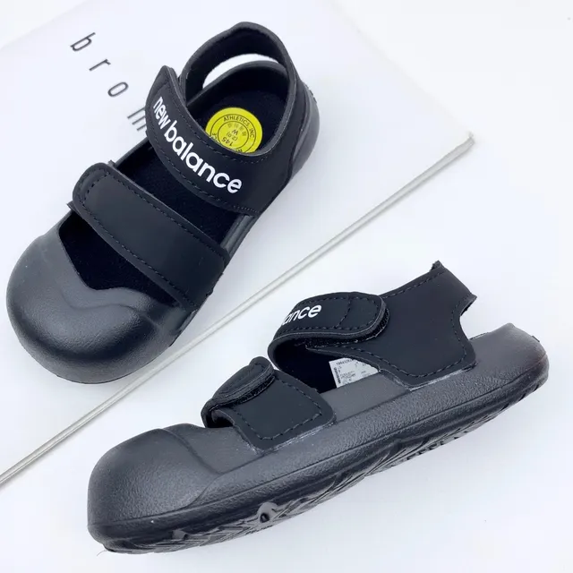 New Balance صندل كاجوال أرجواني أبيض مع حزامين فيلكرو إغلاق غطاء إبهام مدور 9