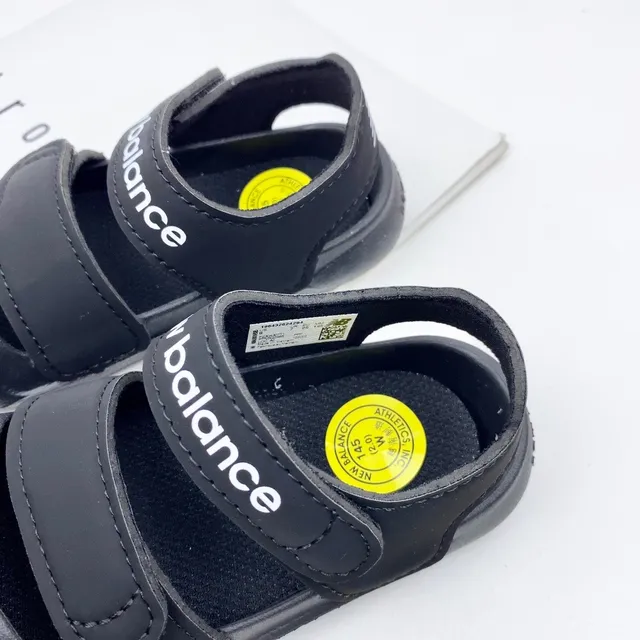 New Balance صندل كاجوال أرجواني أبيض مع حزامين فيلكرو إغلاق غطاء إبهام مدور 11