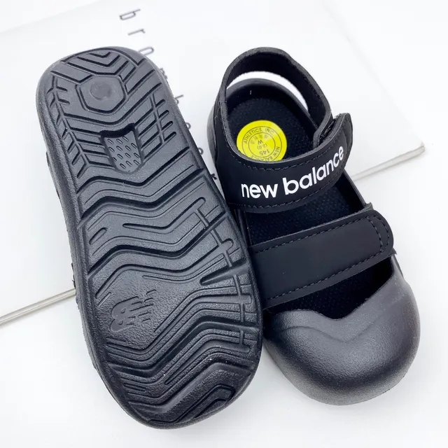 New Balance صندل كاجوال أرجواني أبيض مع حزامين فيلكرو إغلاق غطاء إبهام مدور 14