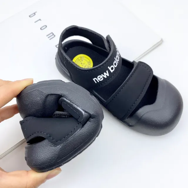 New Balance صندل كاجوال أرجواني أبيض مع حزامين فيلكرو إغلاق غطاء إبهام مدور 17