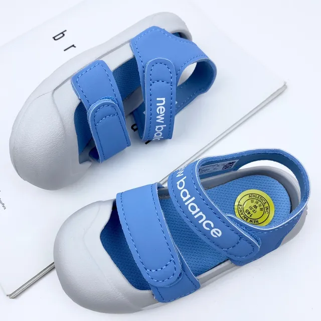New Balance صندل كاجوال أرجواني أبيض مع حزامين فيلكرو إغلاق غطاء إبهام مدور 19