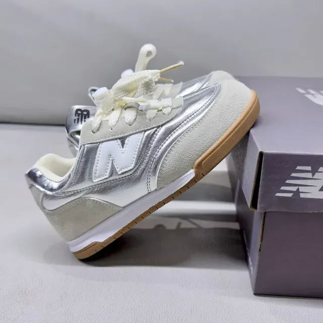 New Balance أبيض أسود ريترو رنر سيلويت سويد وطبقة صناعية أسلوب حياة حذاء رياضي 13