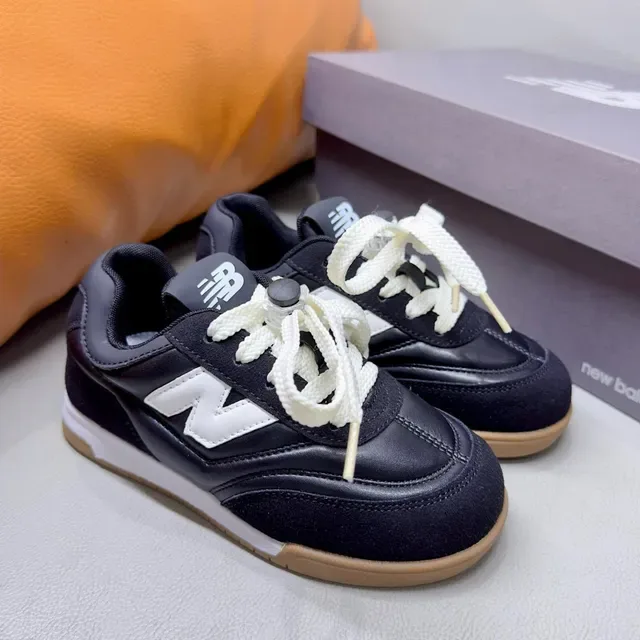 New Balance أبيض أسود ريترو رنر سيلويت سويد وطبقة صناعية أسلوب حياة حذاء رياضي 16
