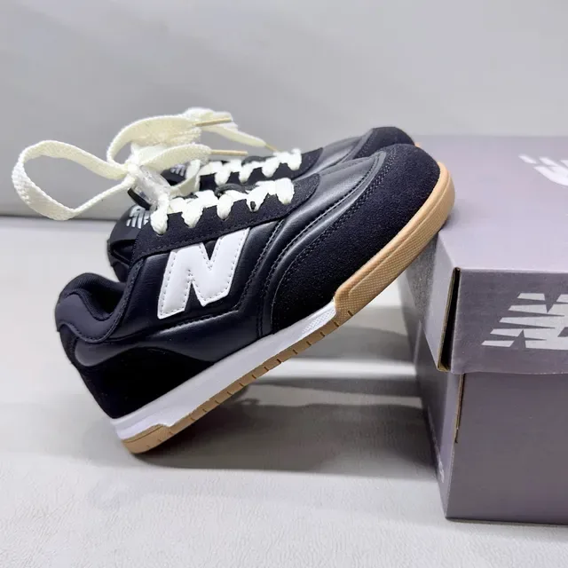 New Balance أبيض أسود ريترو رنر سيلويت سويد وطبقة صناعية أسلوب حياة حذاء رياضي 22