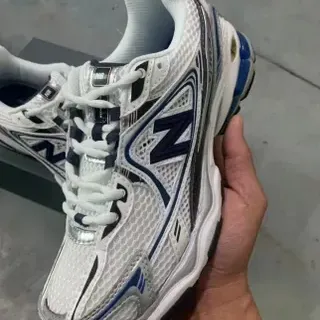 New Balance सादा नील Mesh Upper Chunky Midsole Running Shoes