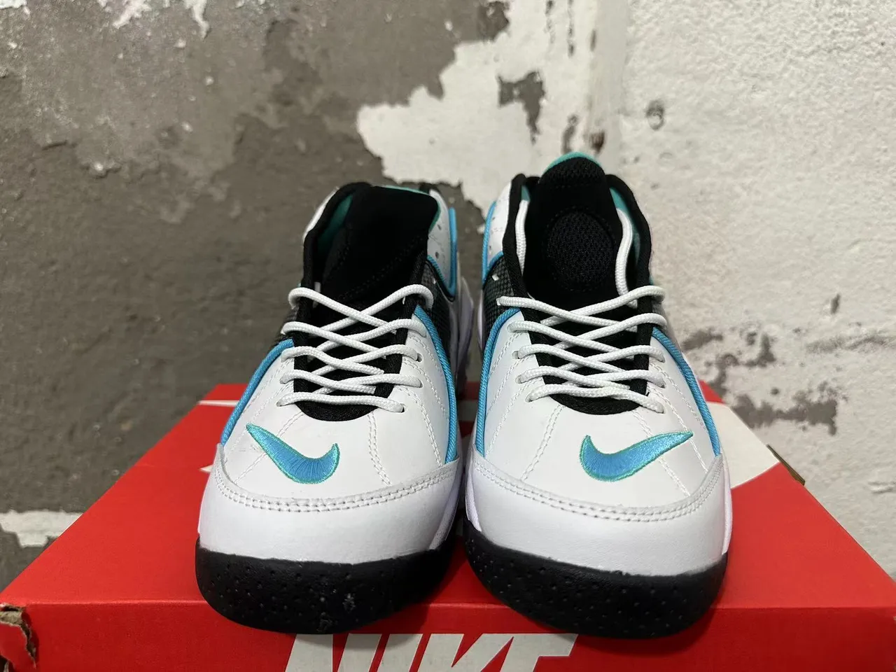 Nike Air Flight 95 Big Eyes Black White Turquoise chaussures de basketball 3