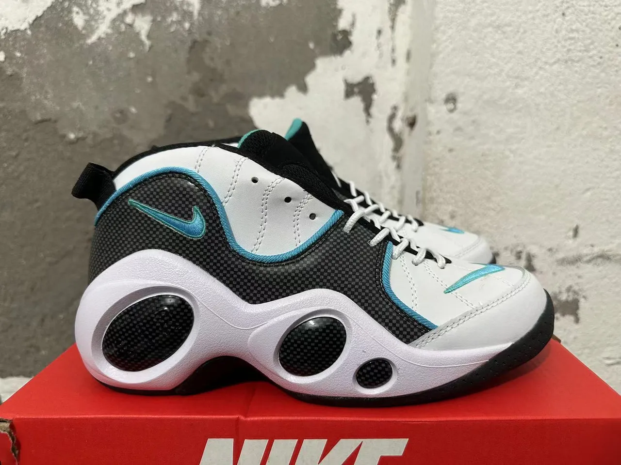 Nike Air Flight 95 Big Eyes Black White Turquoise chaussures de basketball 4