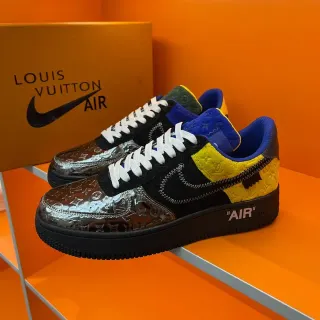 Nike Air Force 1 أحذية رياضية أسلوب حياة متعدد الألوان بتصميم مونوغرام تعاون