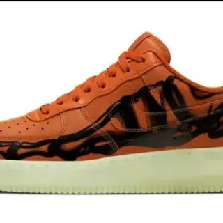 Nike Air Force 1 Orange Noir Low-Top Doigt Pérforé Chaussures Lifestyle