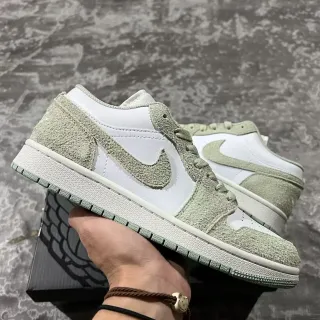 Nike Air Jordan 1 Low Sage Green حذاء أسلوب حياة