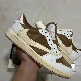 Nike Air Jordan 1 Low Travis Scott Fragment بني أبيض سينيكرز لايف ستايل