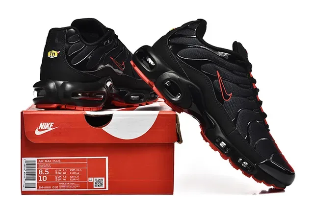 Nike Air Max Plus Black White Lifestyle Sneakers 2