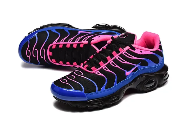 Nike Air Max Plus Black White Lifestyle Sneakers 22