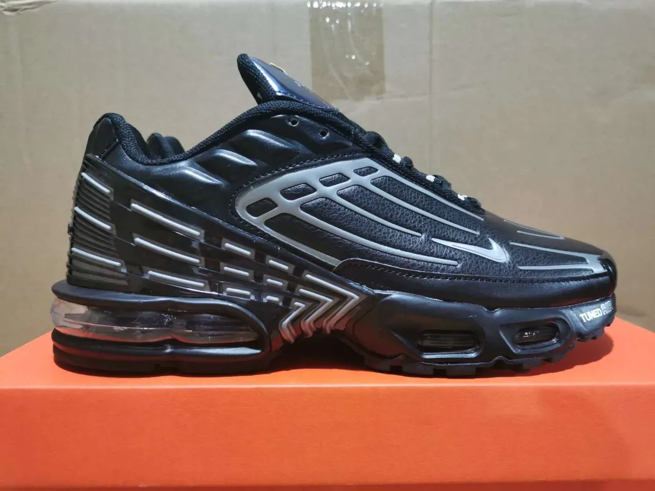 Nike Air Max Plus Tuned Air Noir Argent Chaussures lifestyle 6