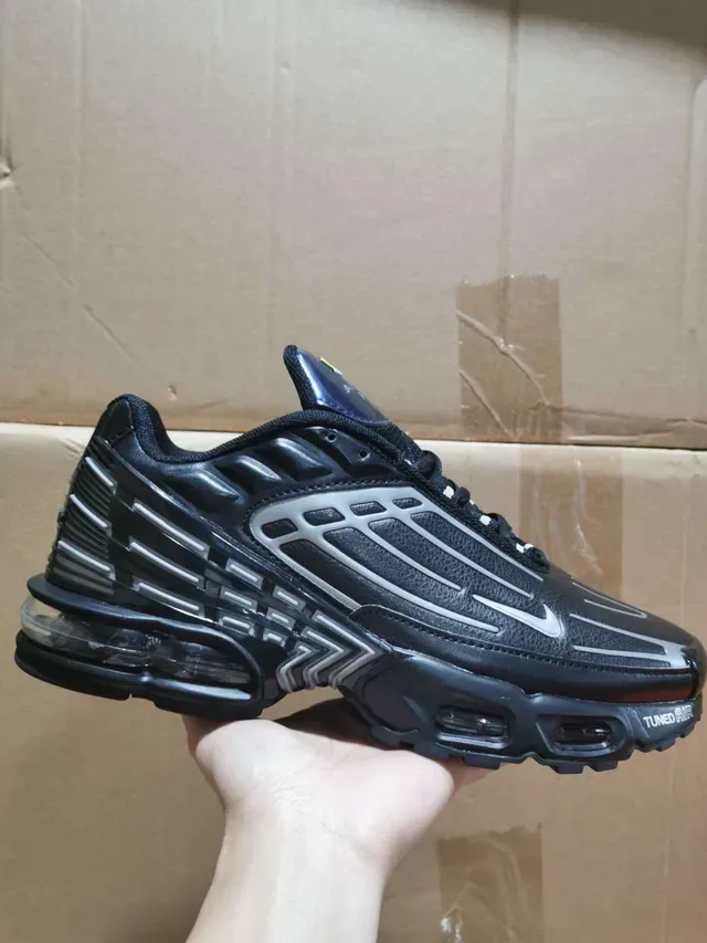 Nike Air Max Plus Tuned Air Noir Argent Chaussures lifestyle 9