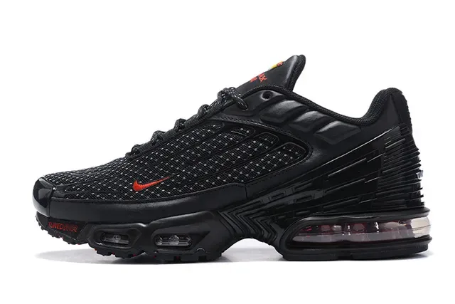 Nike Air Max Plus White Lifestyle Sneakers 4