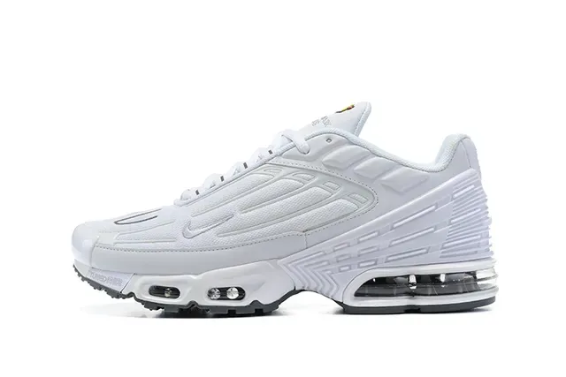 Nike Air Max Plus White Lifestyle Sneakers 15