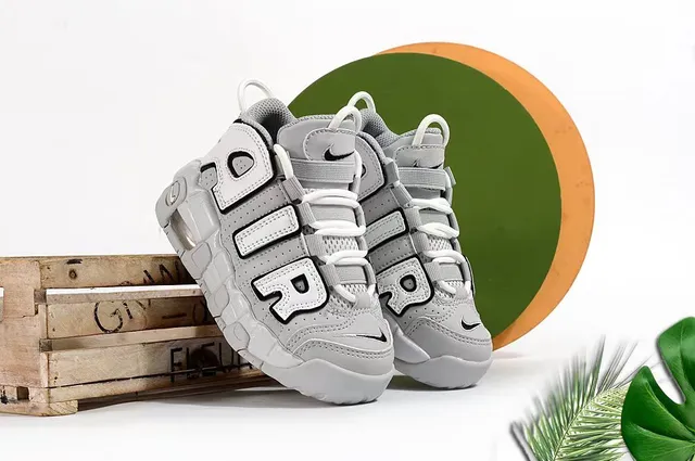 Nike Air More Uptempo White Gray Black أحذية كرة السلة 7