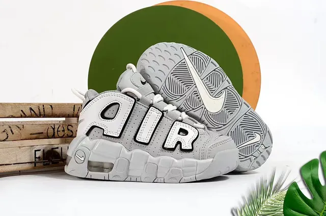 Nike Air More Uptempo White Gray Black أحذية كرة السلة 8