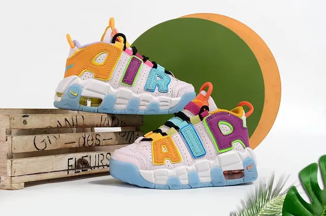 Nike Air More Uptempo White Gray Black أحذية كرة السلة 11