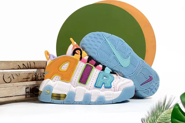 Nike Air More Uptempo White Gray Black أحذية كرة السلة 13