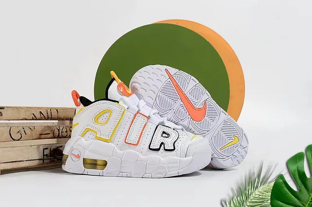 Nike Air More Uptempo White Gray Black أحذية كرة السلة 19