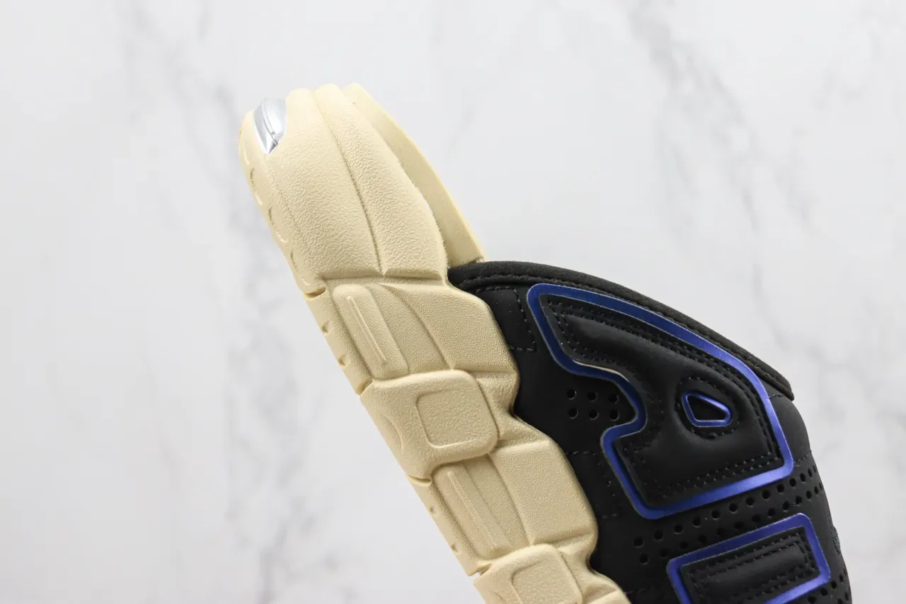 Zapatillas Nike Noir Beige Perforées avec Lettrage Bold AIR 5