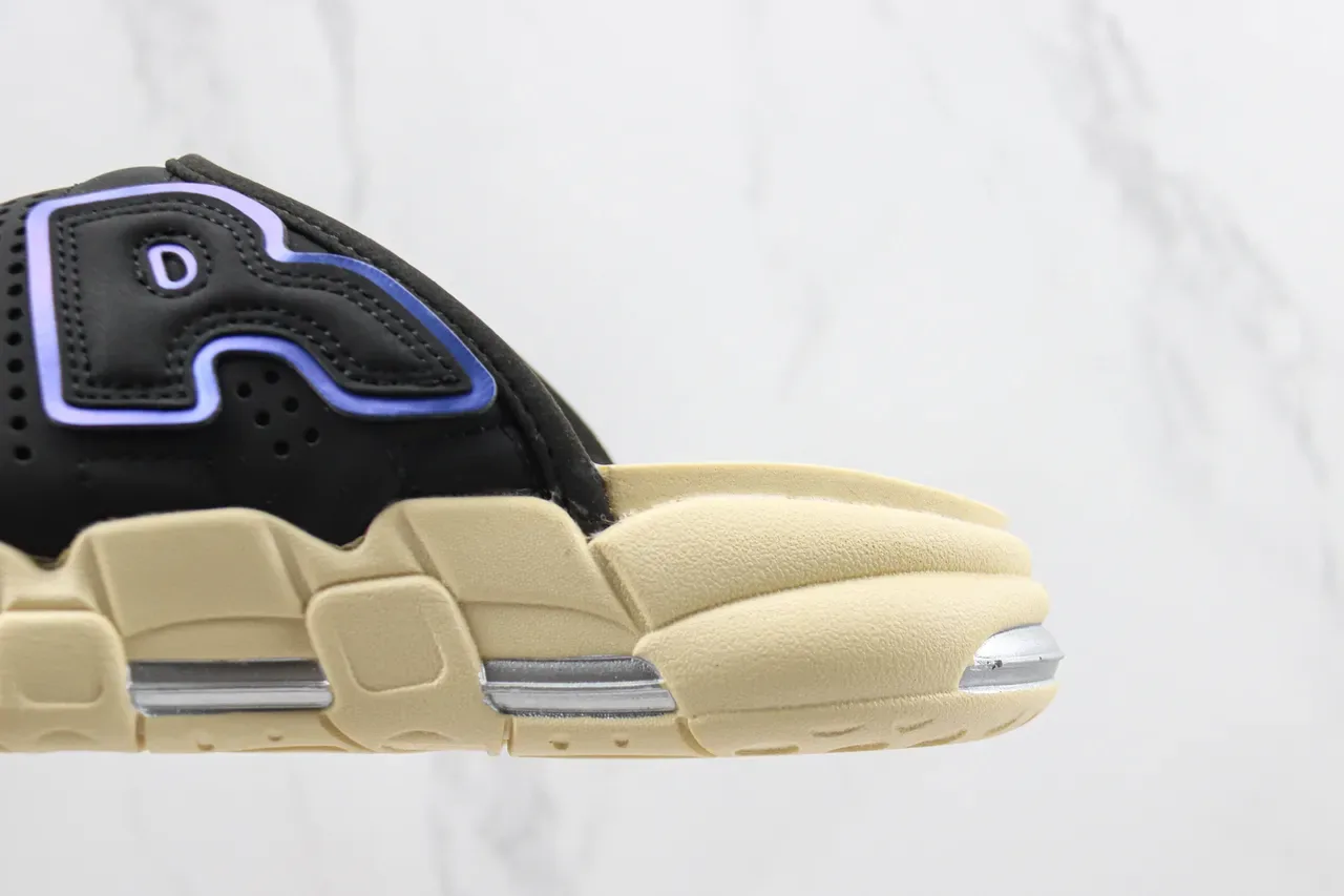 Zapatillas Nike Noir Beige Perforées avec Lettrage Bold AIR 7