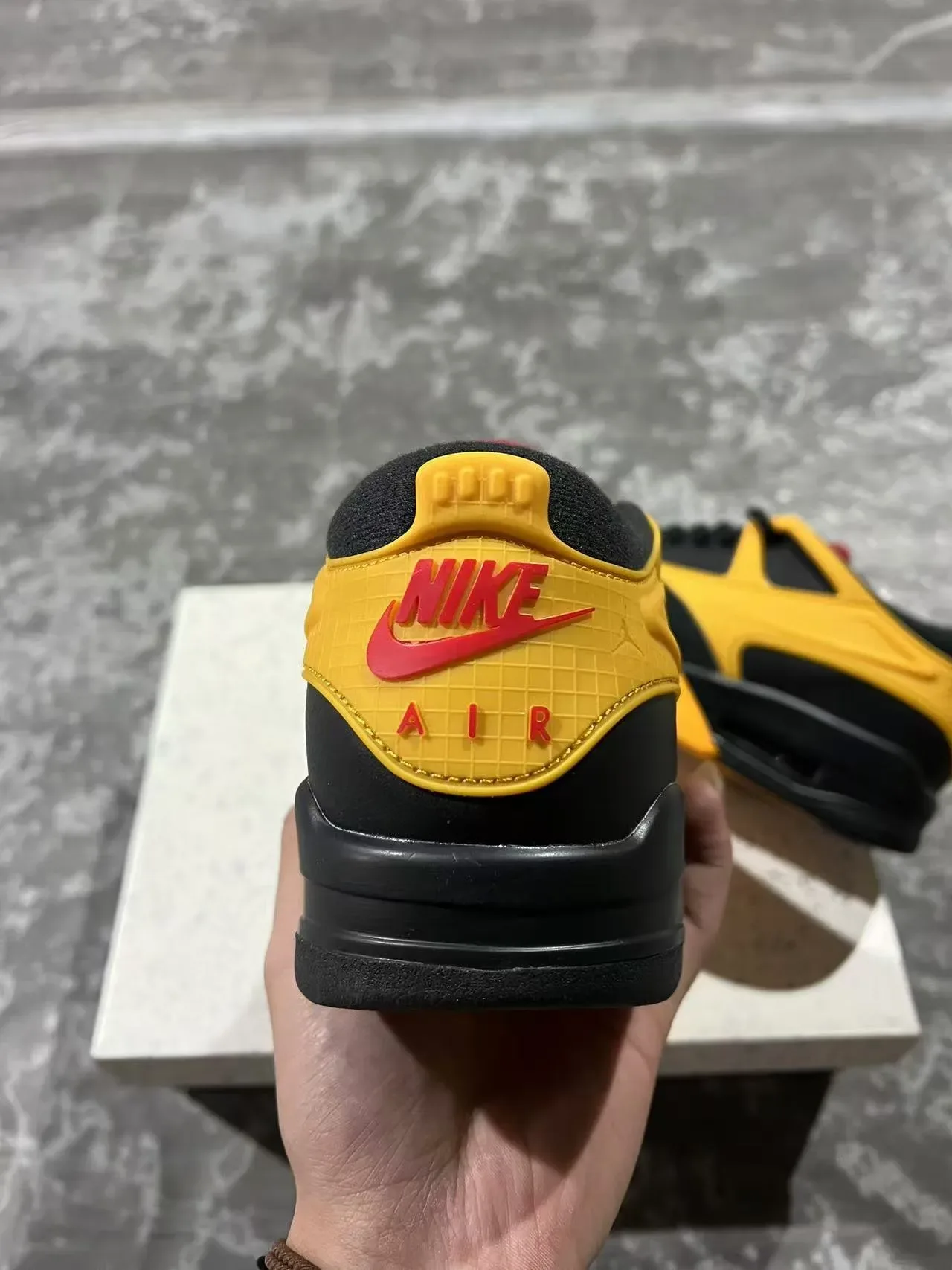 Nike Air Unit 黑黄 层叠合成覆盖 可见鞋跟 运动鞋 8