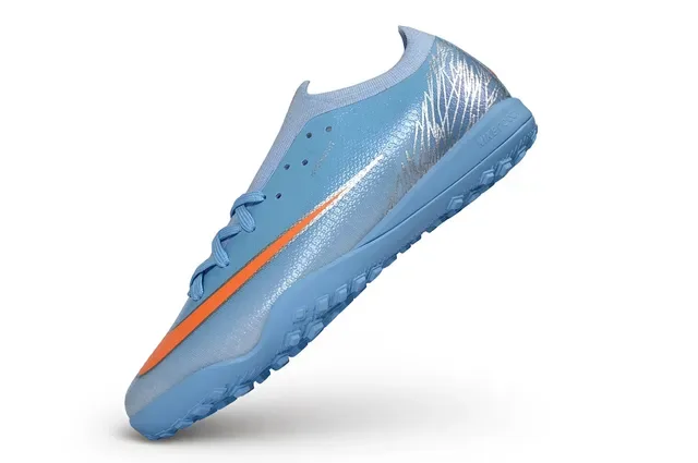 Nike أحذية كرة القدم للعشب الاصطناعي أزرق وبرتقالي أعلى منسوج رسومات فضية انعكاسية 3