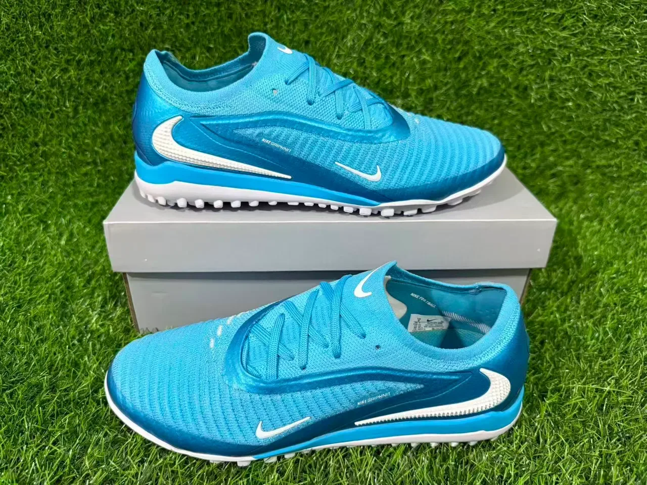 Nike Zapatillas de fútbol azul y blanco upper knit low-cut para césped artificial 8