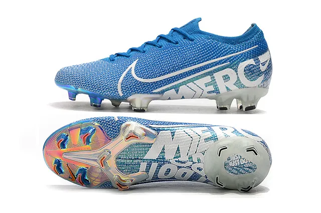 Nike Sapatos de futebol azul e branco de corte baixo com ajuste de meias bota contraforte iridescent holográfico para terreno firme 2