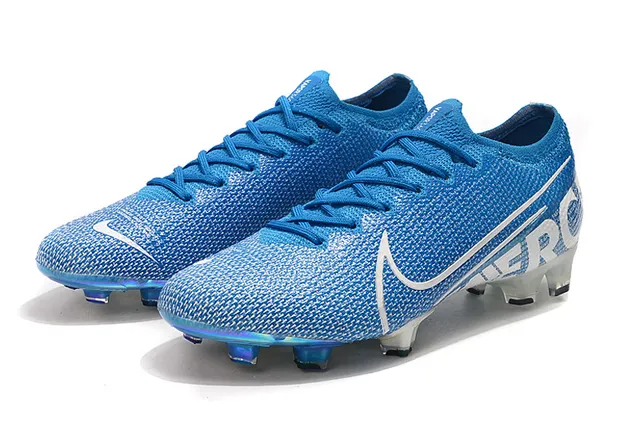 Nike Sapatos de futebol azul e branco de corte baixo com ajuste de meias bota contraforte iridescent holográfico para terreno firme 6