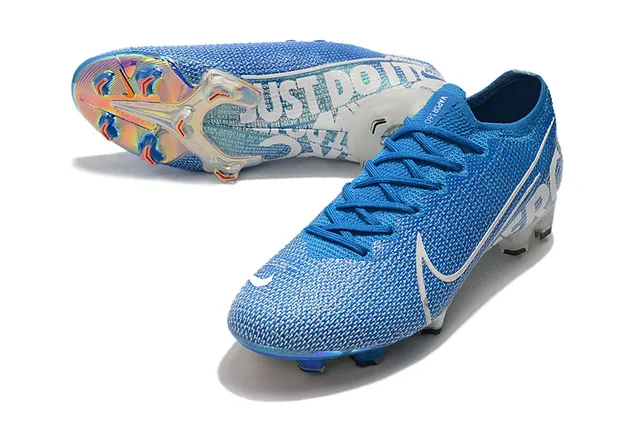 Nike Sapatos de futebol azul e branco de corte baixo com ajuste de meias bota contraforte iridescent holográfico para terreno firme 8