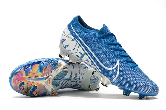 Nike Sapatos de futebol azul e branco de corte baixo com ajuste de meias bota contraforte iridescent holográfico para terreno firme 9
