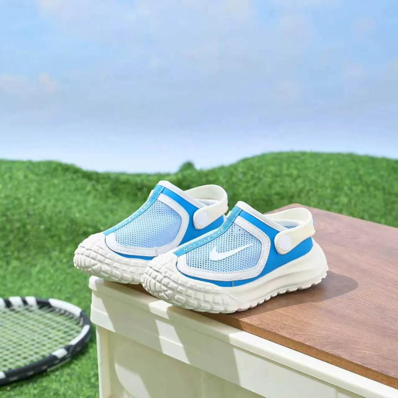 Nike Blue White Mesh Upper Hook-and-Loop Strap Casual Sandals 7