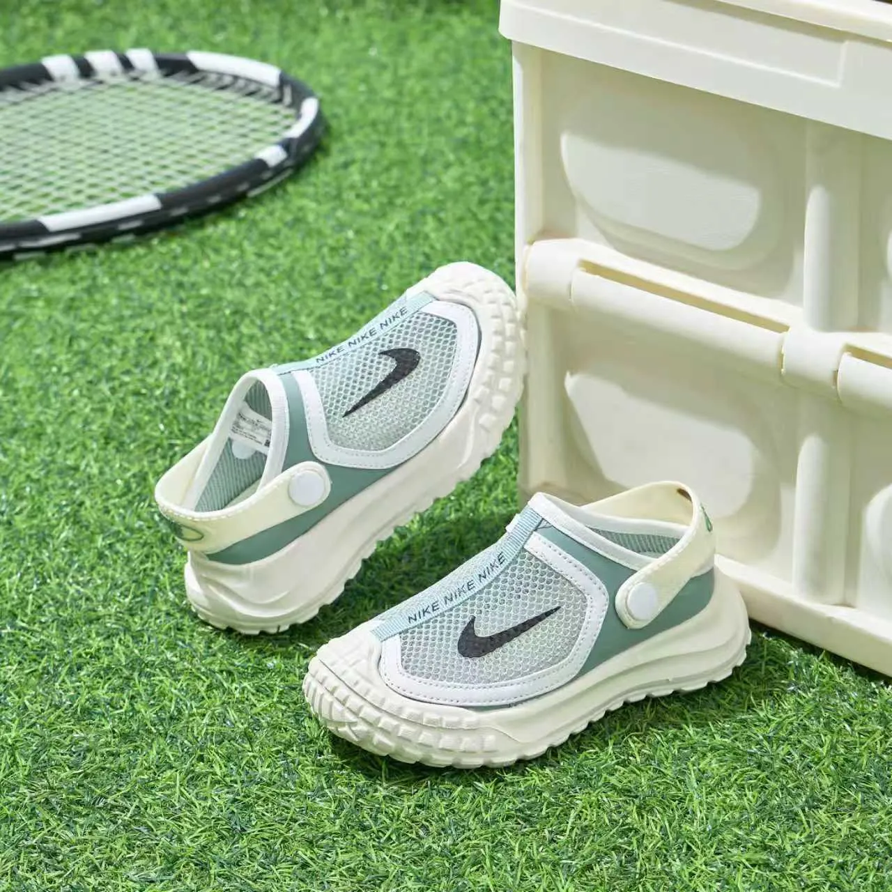 Nike Blue White Mesh Upper Hook-and-Loop Strap Casual Sandals 9